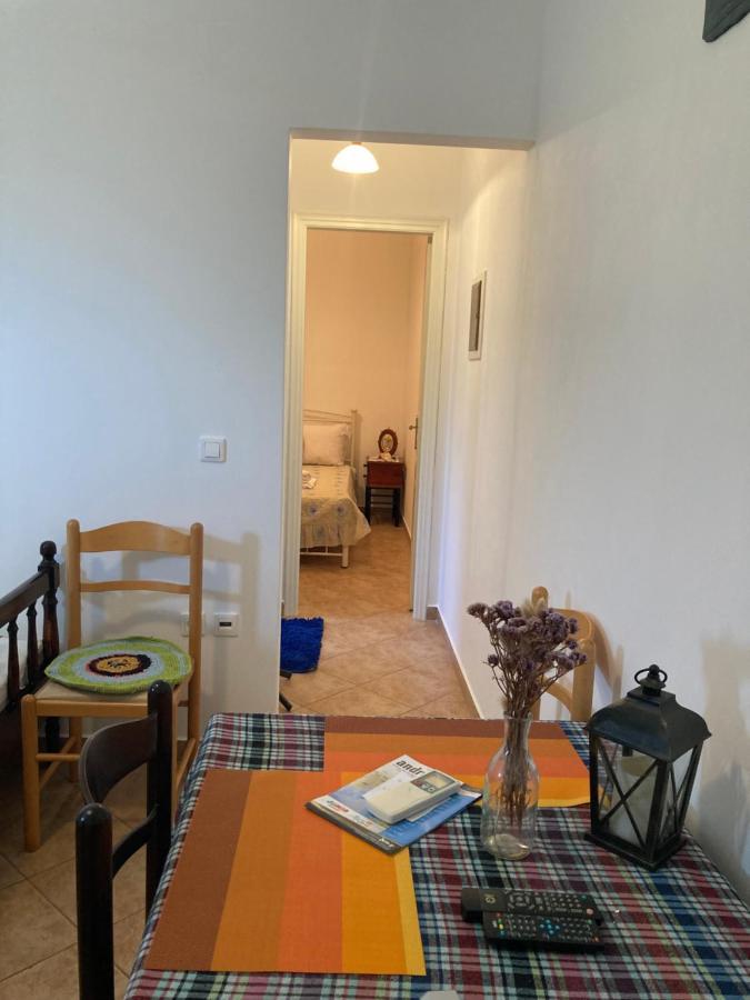 Agkyra Rooms Aladhinon Bagian luar foto