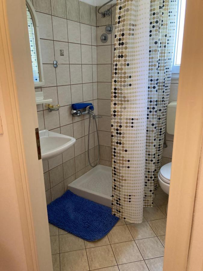 Agkyra Rooms Aladhinon Bagian luar foto