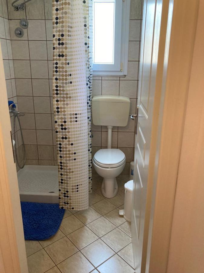 Agkyra Rooms Aladhinon Bagian luar foto