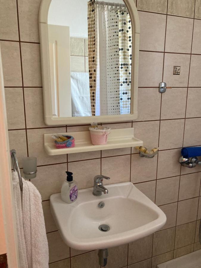 Agkyra Rooms Aladhinon Bagian luar foto